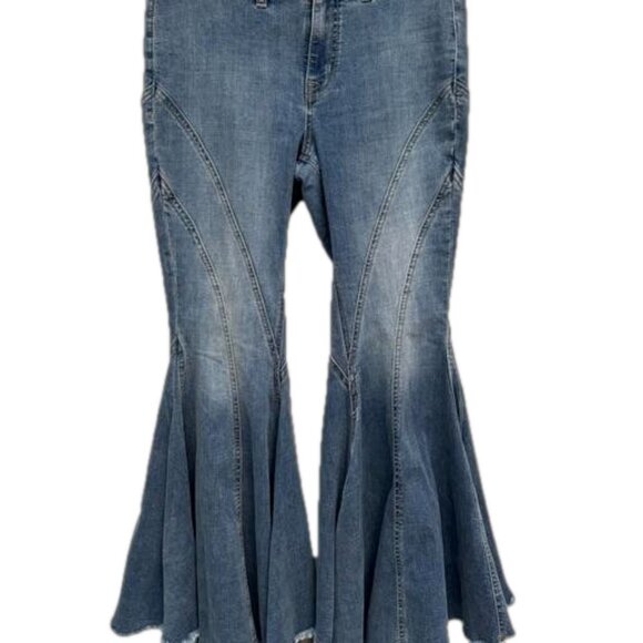 Free People Twirl-on Mid Rise Flare Jeans NWT - Picture 5 of 11